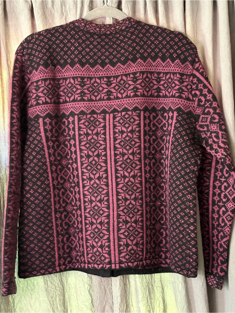 SKYR will cardigan